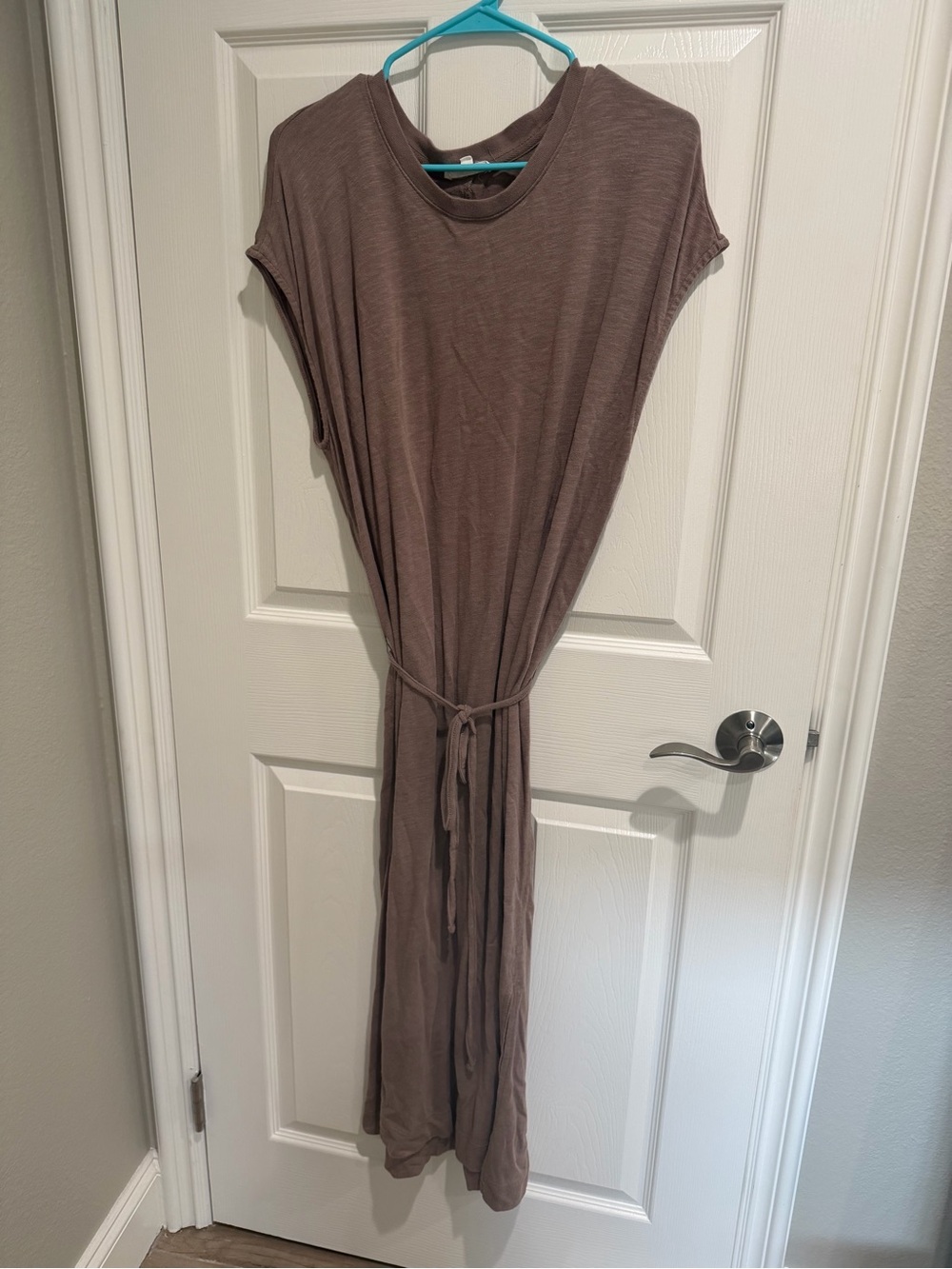 Splendid * Sleeveless Taupe Tie-Waist Maxi Dress